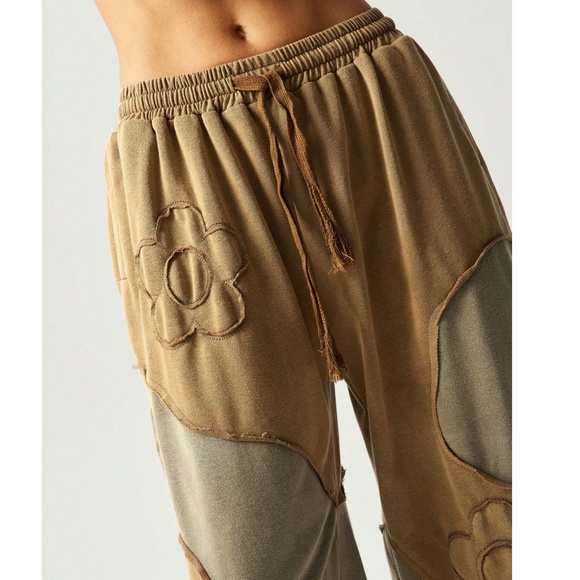 Boho Flower Patch Color Block Stretchy Waist Jogger Pants - Picture 2 of 7